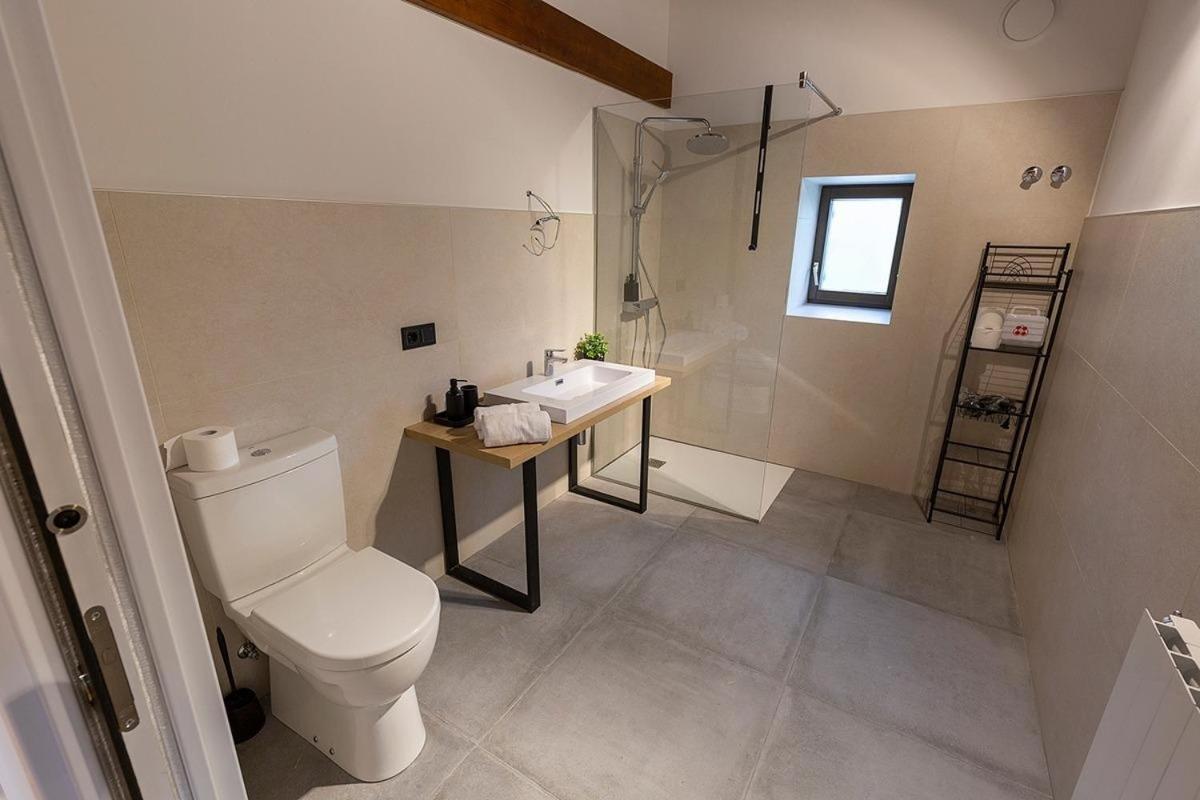 Arbela Apartamentuak * Aia